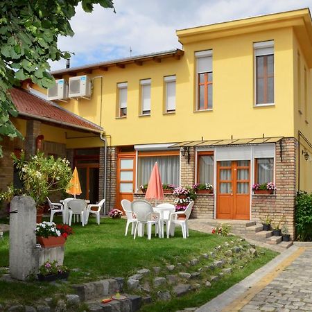 Mediterran Vendeghaz Kecskemet Exterior photo