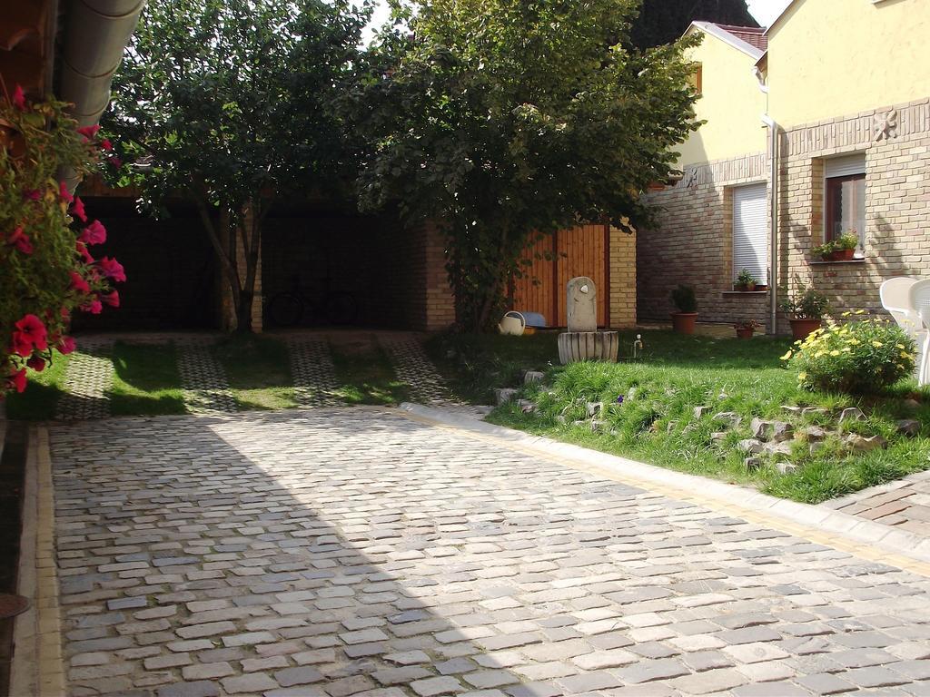 Mediterran Vendeghaz Kecskemet Exterior photo